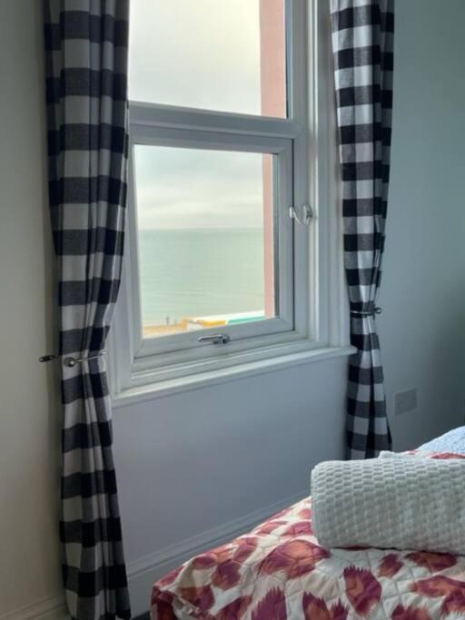 "The Parlour" Seafront Apartment AEGON International Exteriér fotografie